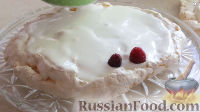 Торт "Павлова" с ягодами и глазурью