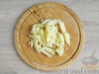 Салат с селёдкой, картофелем и зелёным горошком