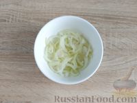 Салат с селёдкой, картофелем и зелёным горошком